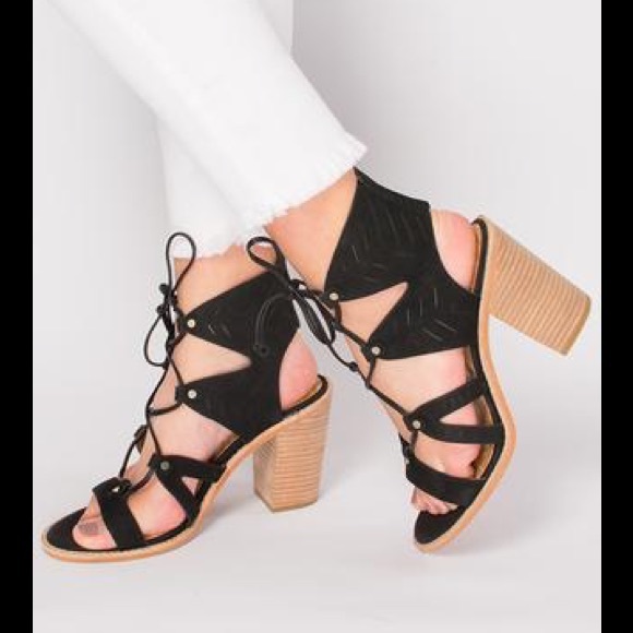 Dolce Vita Shoes - SALE🆕DOLCE  VITA LUCI GHILLIE LACE SANDAL(Sz 6)